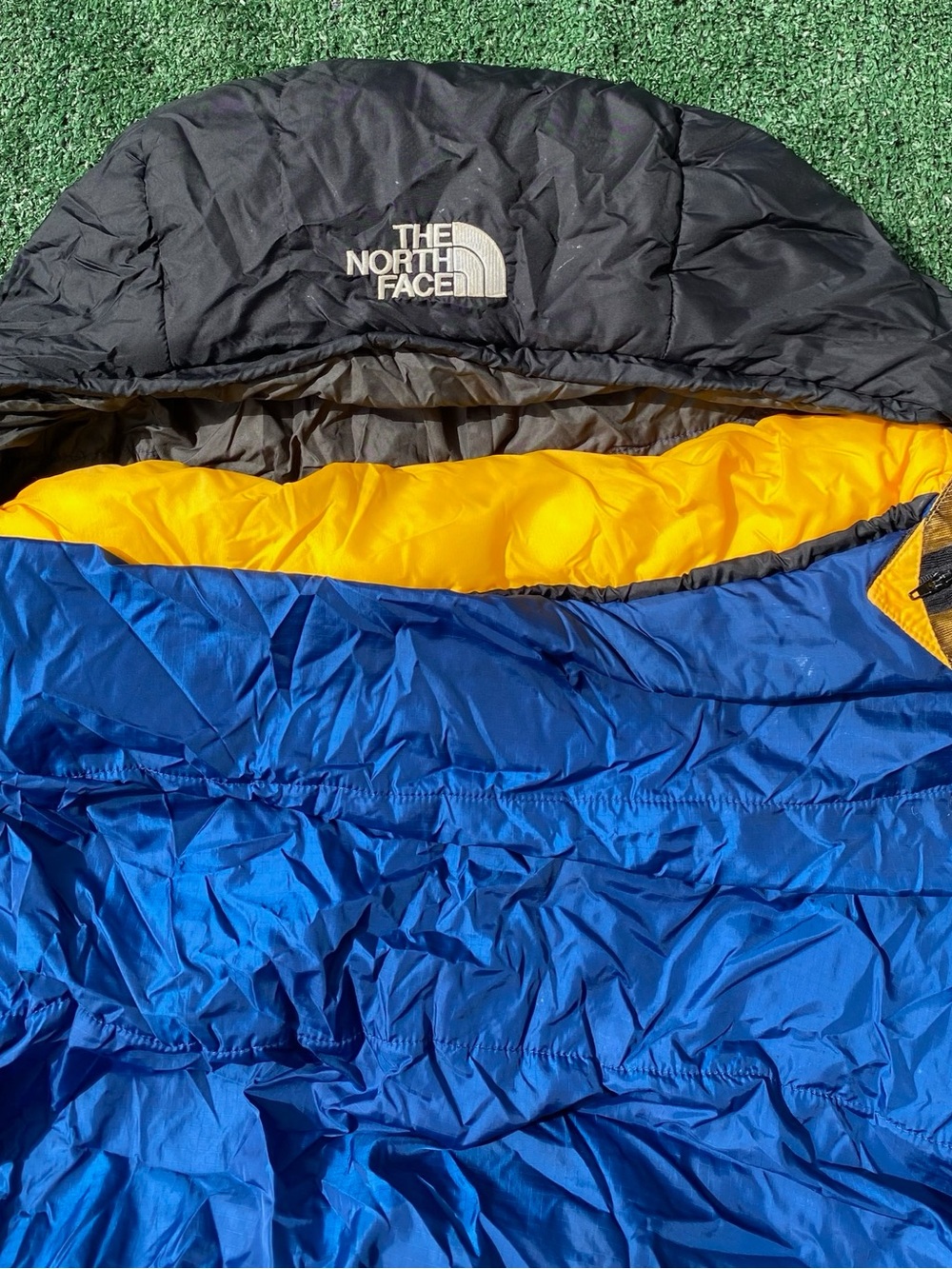 The North Face Cloudburst 3D Polarguard Regular Mummy Sleeping Bag Blue Black - Picture 3 of 10